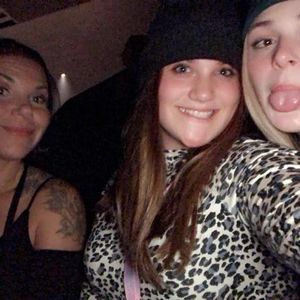 Meet your Posher, Emmi